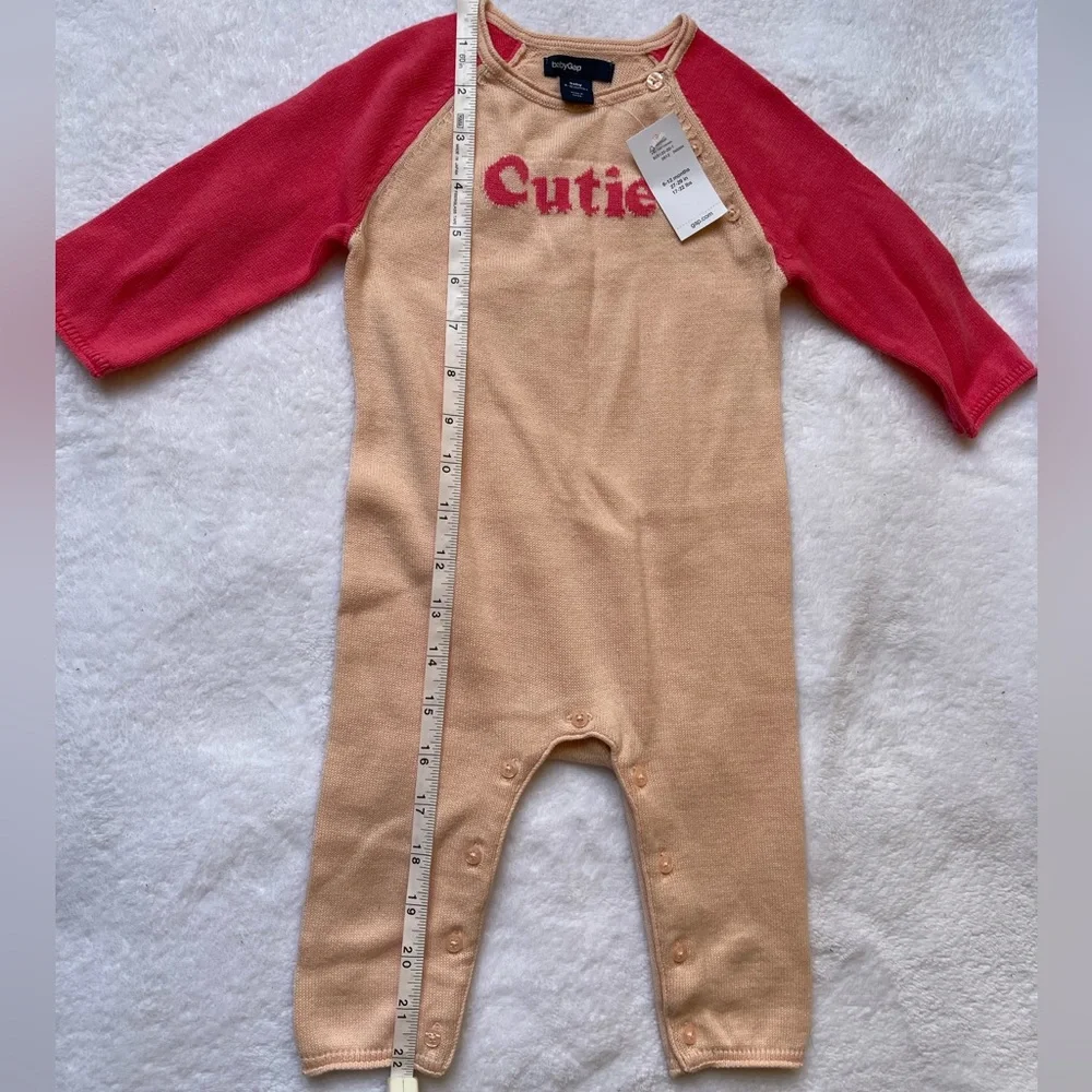 Gap Baby Girl knitted Jumpsuit size 6-12 months